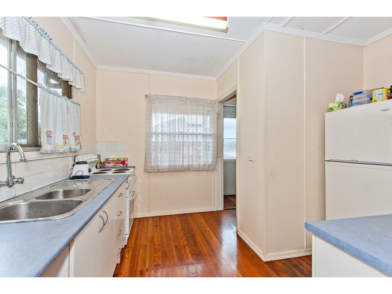 94 Pangeza Street, Stafford Heights QLD 4053