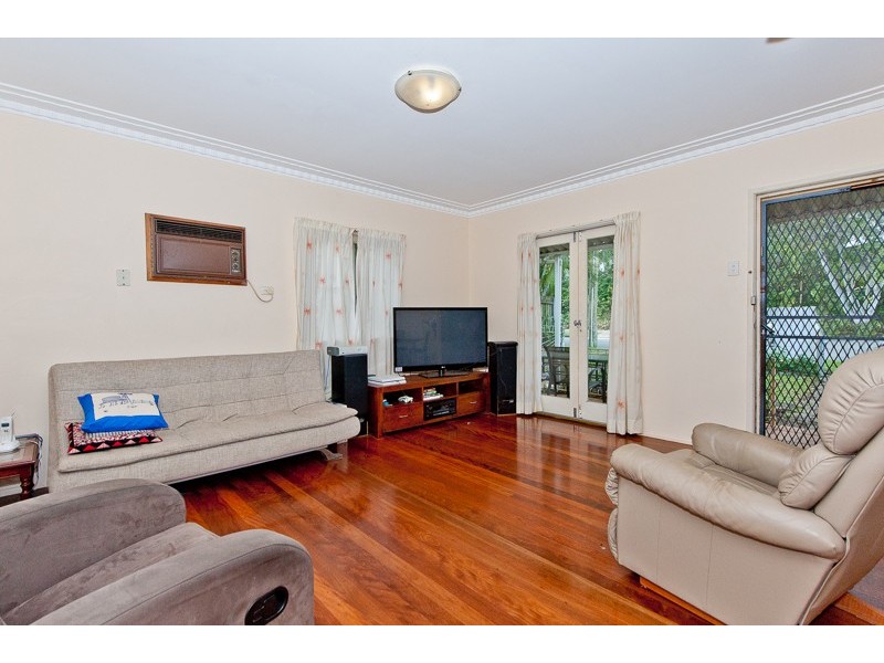 94 Pangeza Street, Stafford Heights QLD 4053