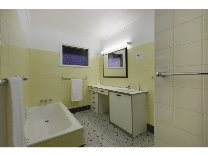 198 Rode Road, Wavell Heights QLD 4012