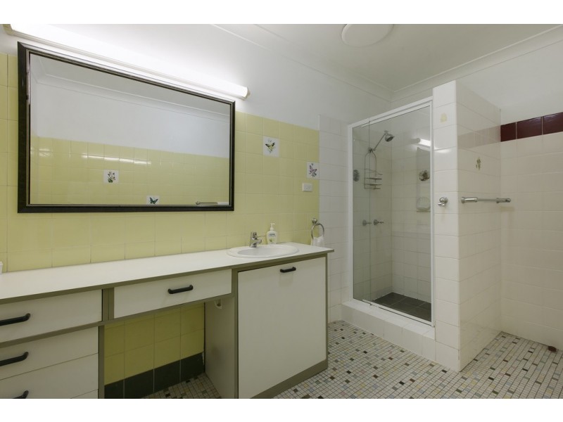 198 Rode Road, Wavell Heights QLD 4012