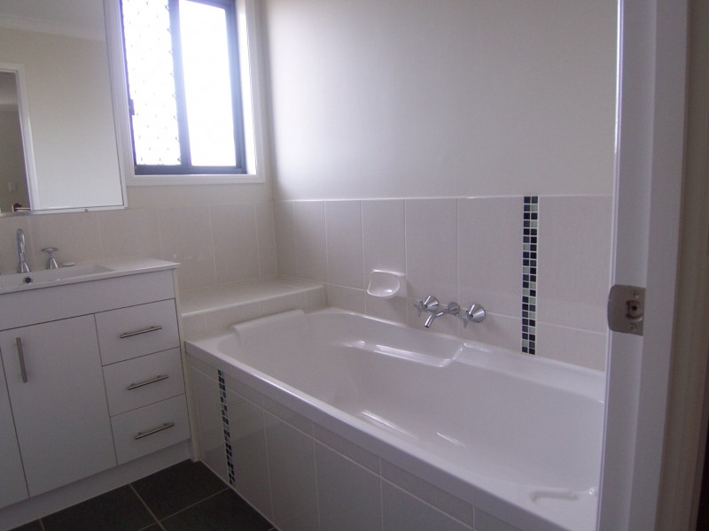 15 Sheridan Close, Moggill QLD 4070