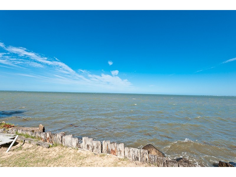 81 Biggs Avenue, Beachmere QLD 4510