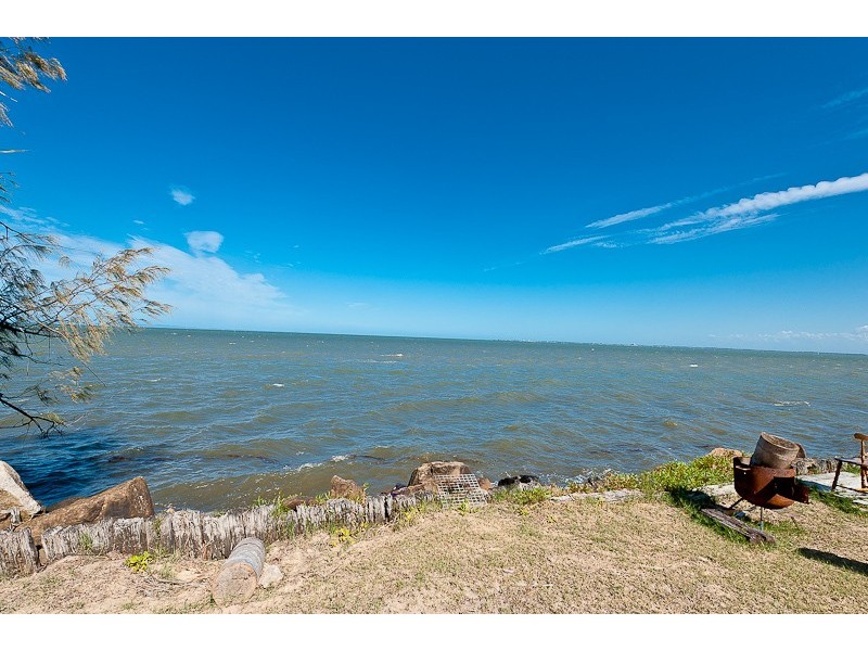 81 Biggs Avenue, Beachmere QLD 4510