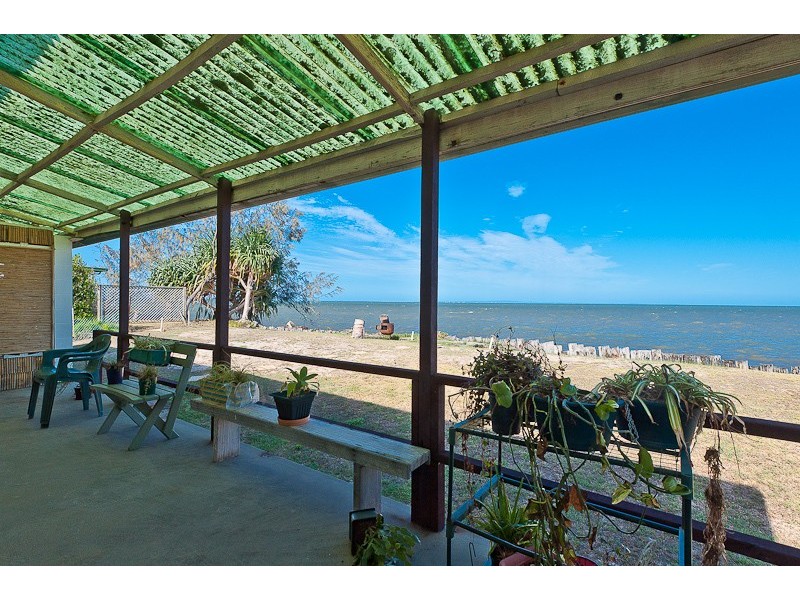 81 Biggs Avenue, Beachmere QLD 4510