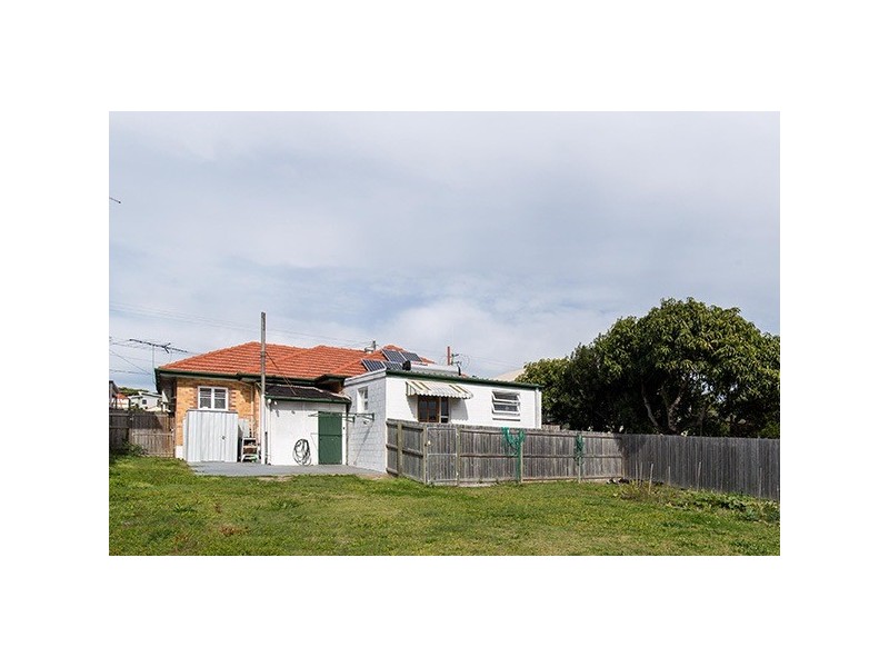 2/225 Hamilton Road, Wavell Heights QLD 4012