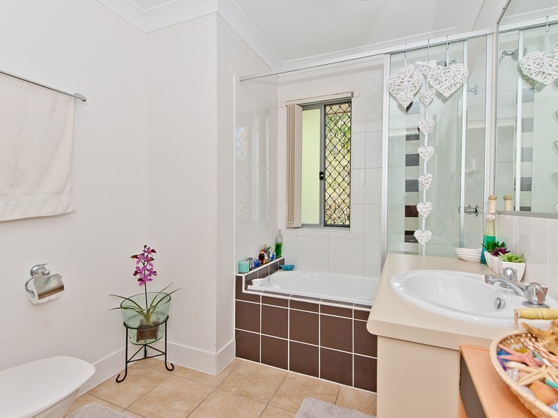 1/6 Myrtle Crescent, Bridgeman Downs QLD 4035