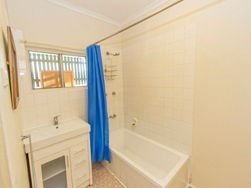 1/19 Clark Street, Clinton QLD 4680