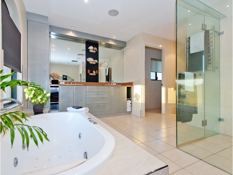 5 Estonia Avenue, Bridgeman Downs QLD 4035