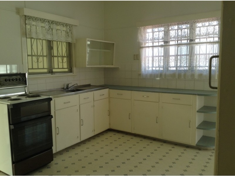 98 Flower Street, Northgate QLD 4013