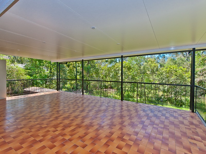 15 Retreat Street, Bridgeman Downs QLD 4035