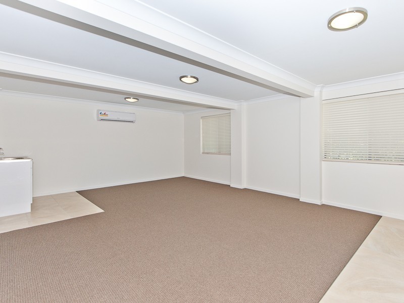 15 Retreat Street, Bridgeman Downs QLD 4035