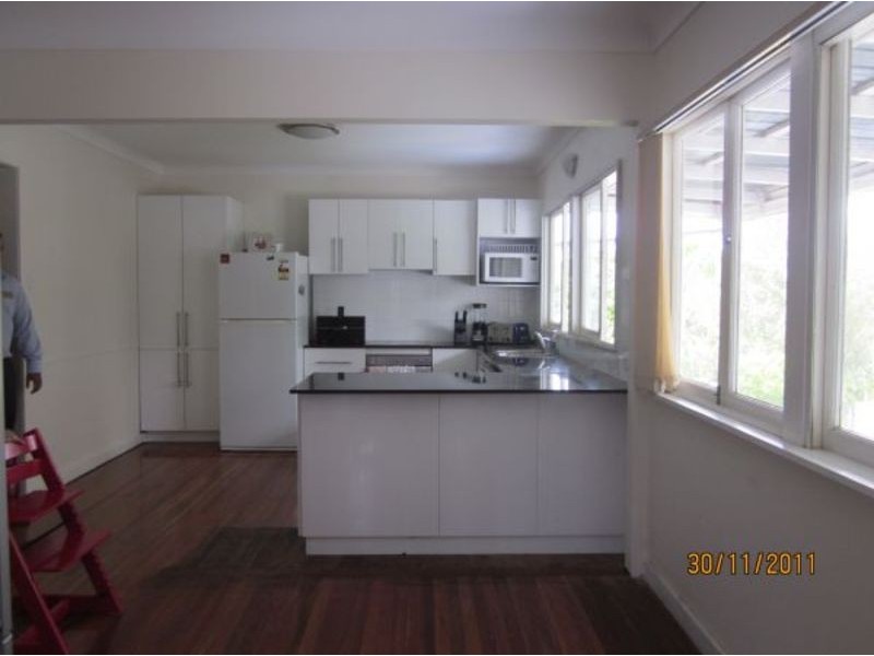 42 Curwen Terrace, Chermside QLD 4032