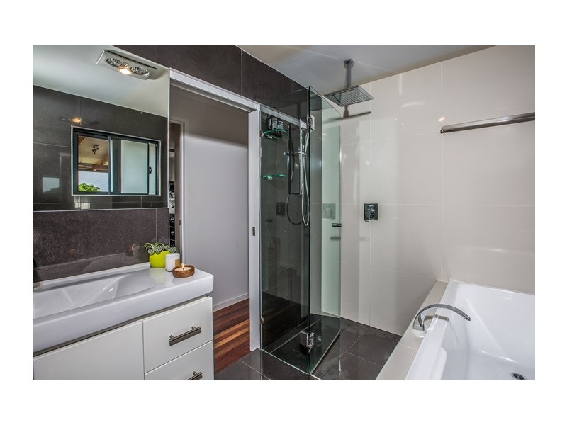 24 Ridgmont Street, Zillmere QLD 4034