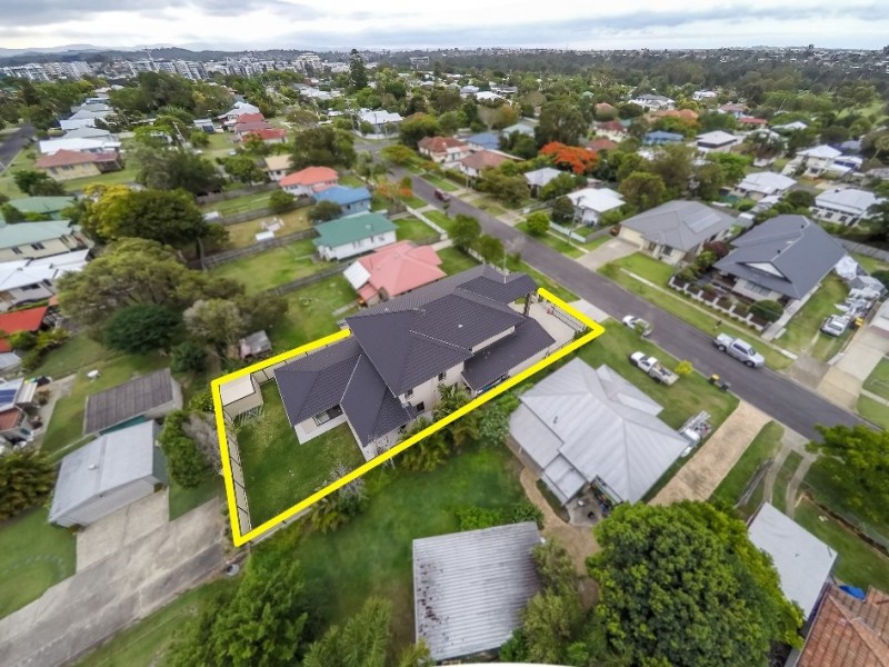 8 Nielson Street, Chermside QLD 4032