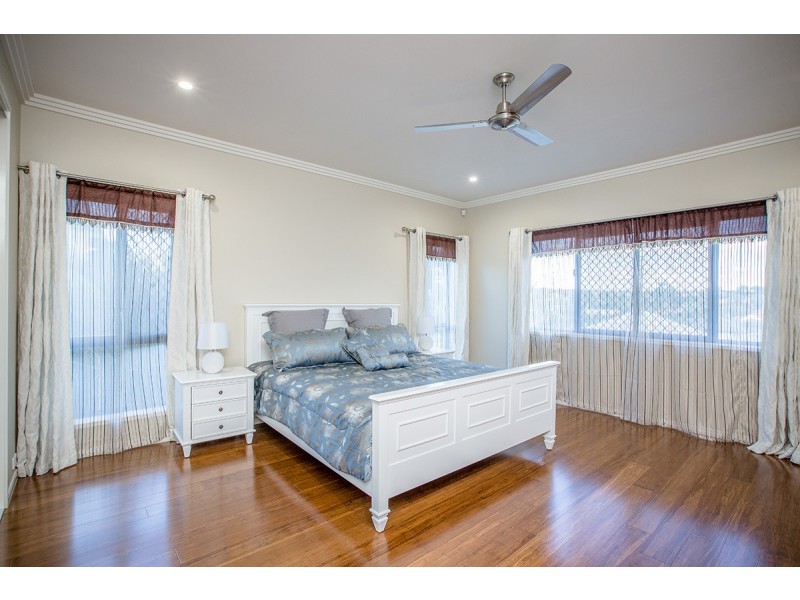 8 Nielson Street, Chermside QLD 4032