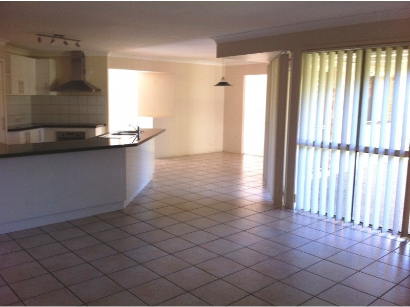 7 Tallebudgera Crescent, Albany Creek QLD 4035