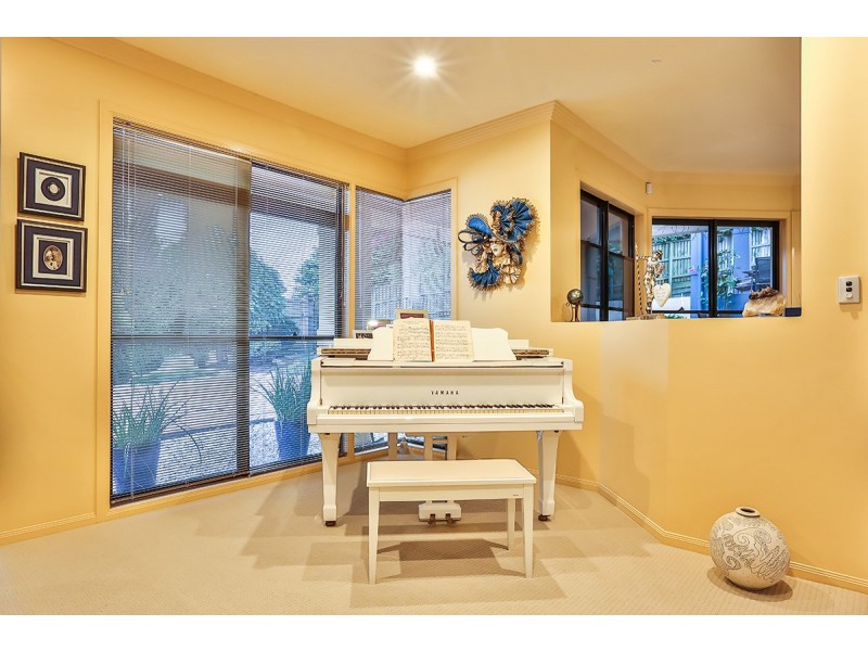 28 Aquarius Place, Bridgeman Downs QLD 4035