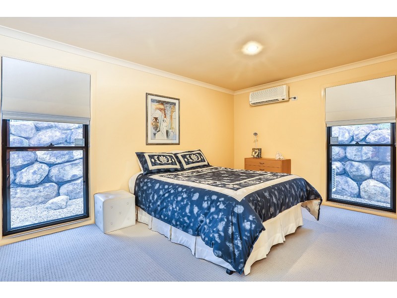 28 Aquarius Place, Bridgeman Downs QLD 4035