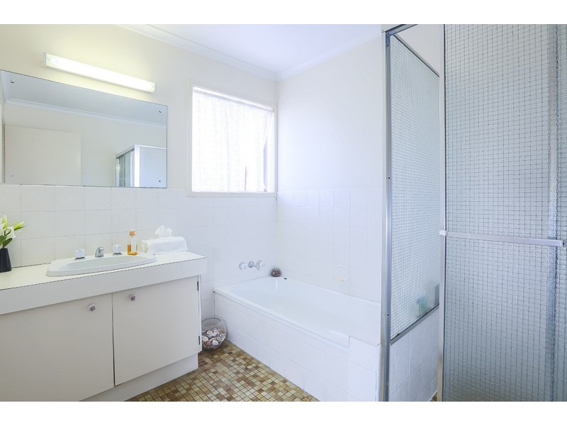 2 Murr Place, Chermside West QLD 4032