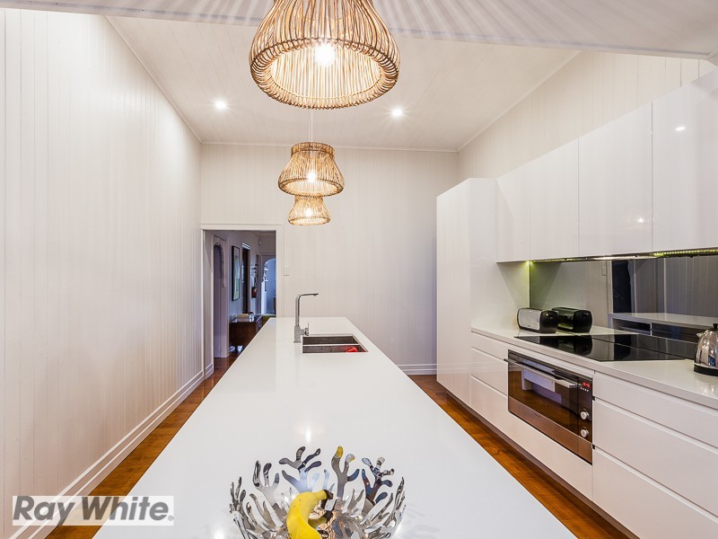 2 Zenith Avenue, Chermside QLD 4032