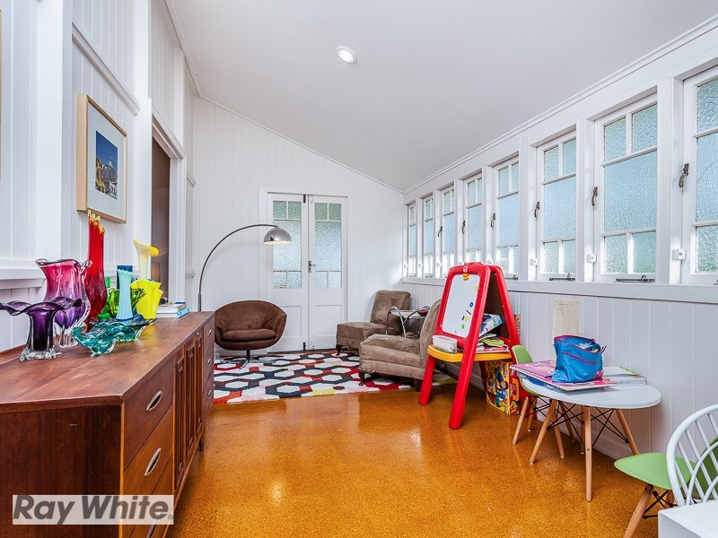 2 Zenith Avenue, Chermside QLD 4032