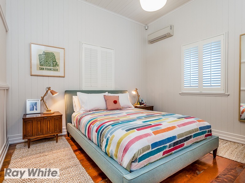 2 Zenith Avenue, Chermside QLD 4032