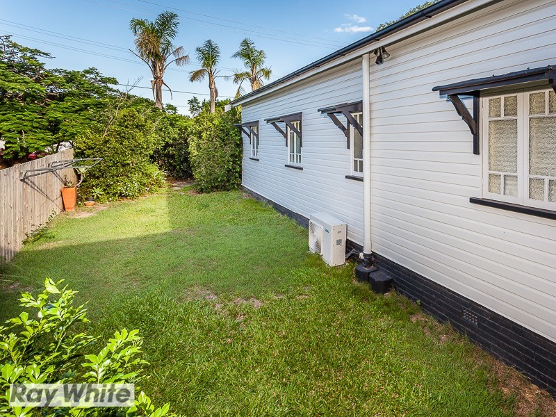 2 Zenith Avenue, Chermside QLD 4032