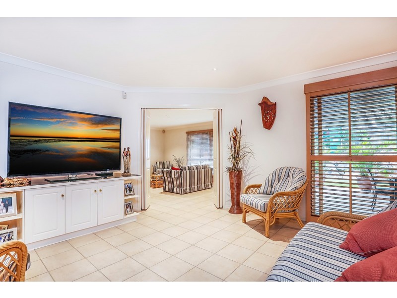 111 Galaxy Street, Bridgeman Downs QLD 4035