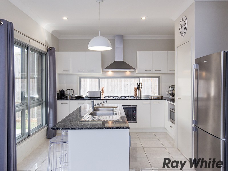 62 Merimbula Crescent, Fitzgibbon QLD 4018