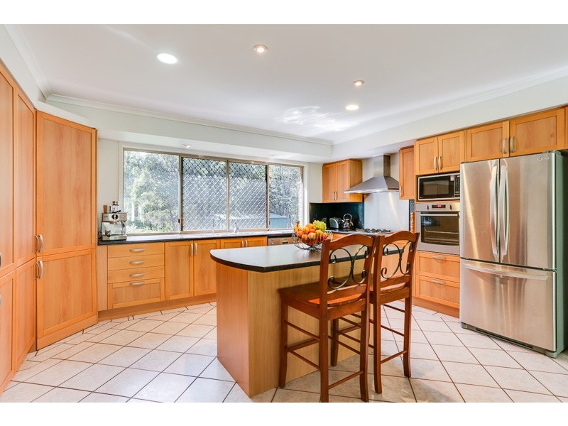 8 Heath Court, Cashmere QLD 4500