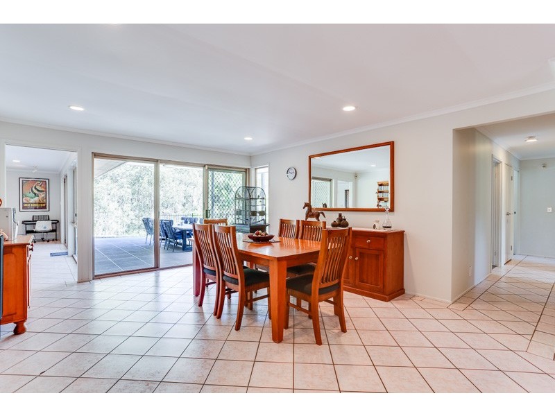 8 Heath Court, Cashmere QLD 4500