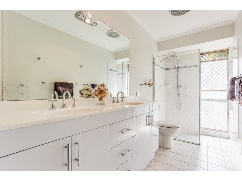 8 Heath Court, Cashmere QLD 4500