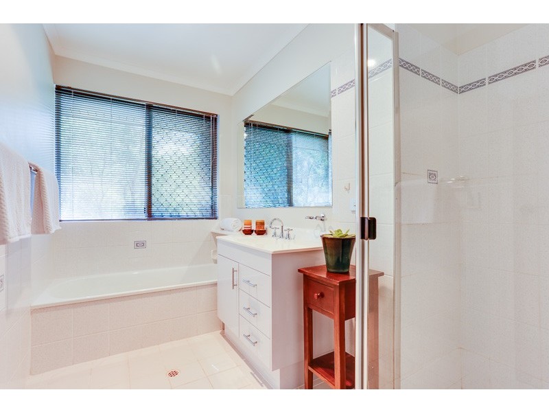 8 Heath Court, Cashmere QLD 4500