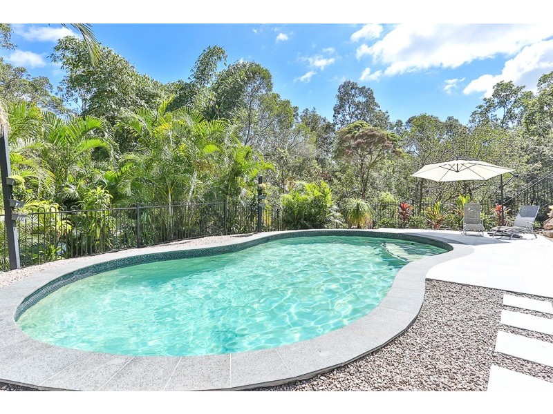 8 Heath Court, Cashmere QLD 4500