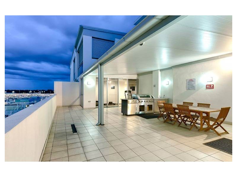 207/20 Playfield Street, Chermside QLD 4032