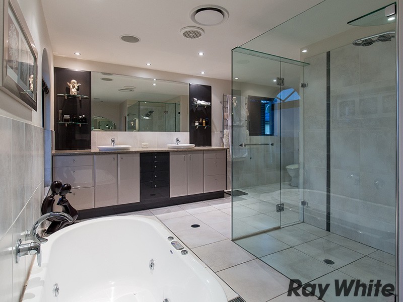 20 Cerbaia Close, Bridgeman Downs QLD 4035