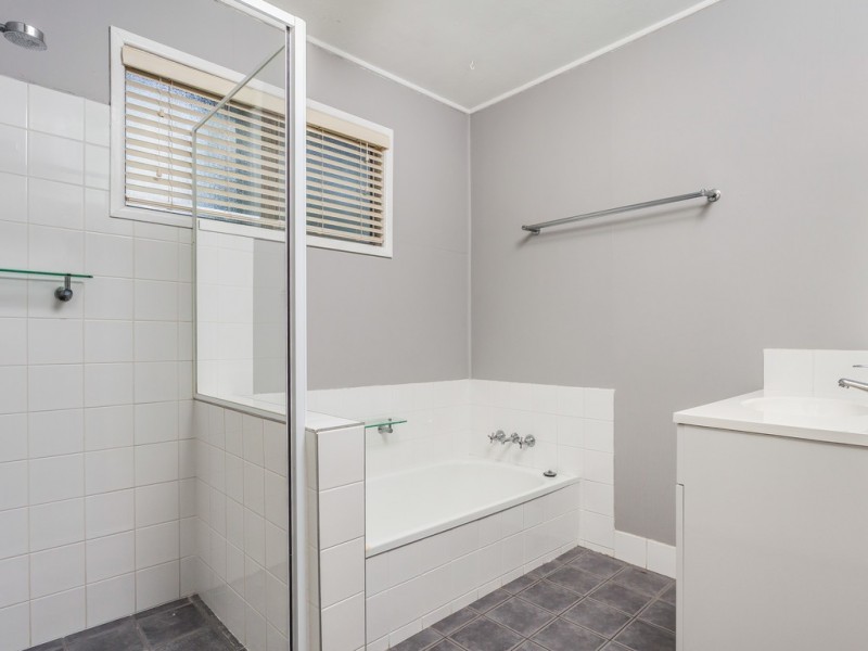 23 Sammells Drive, Chermside QLD 4032