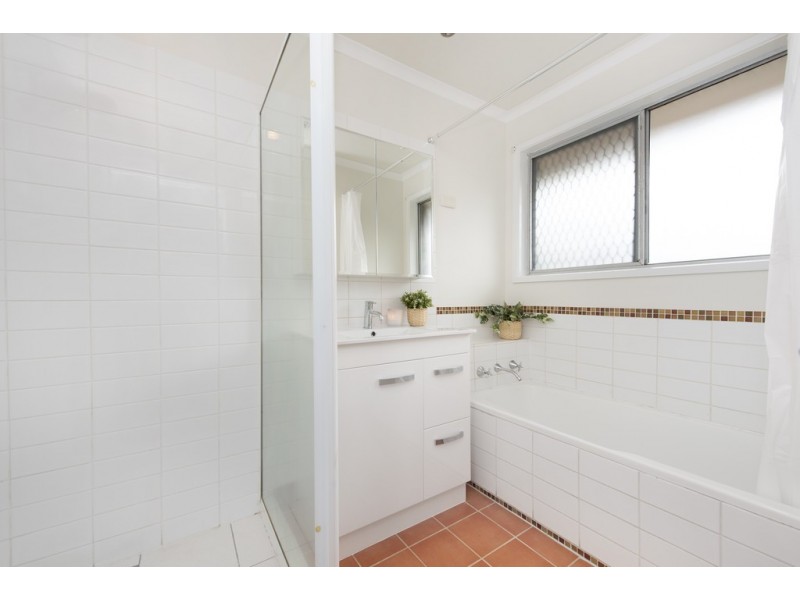 70 Redbourne Street, Chermside West QLD 4032
