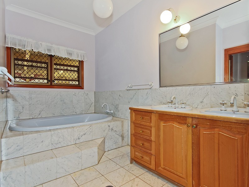 1031 Beams Road, Bridgeman Downs QLD 4035