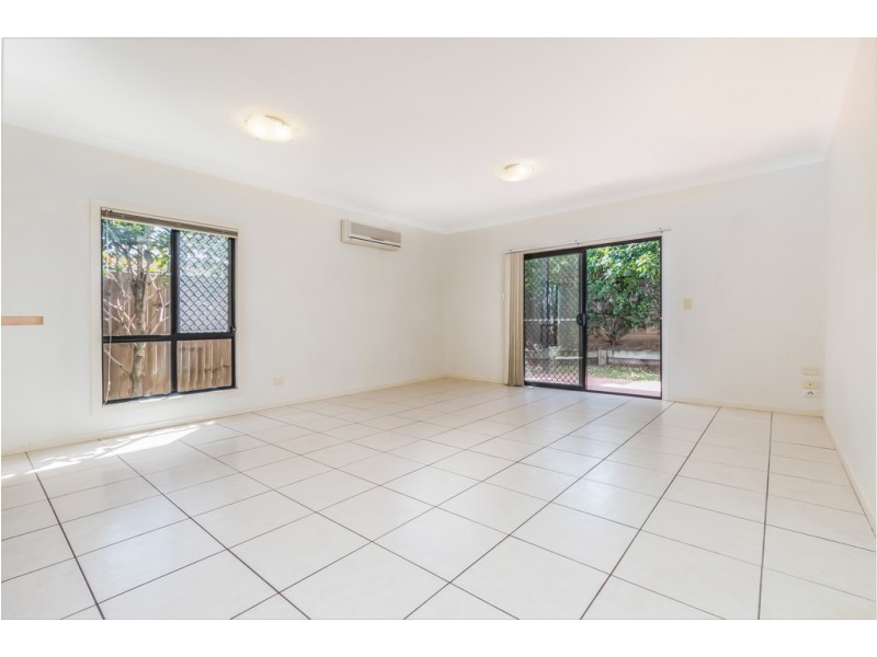 2/19 Western Avenue, Chermside QLD 4032