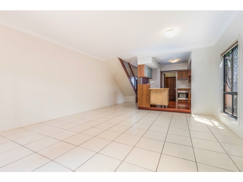 2/19 Western Avenue, Chermside QLD 4032