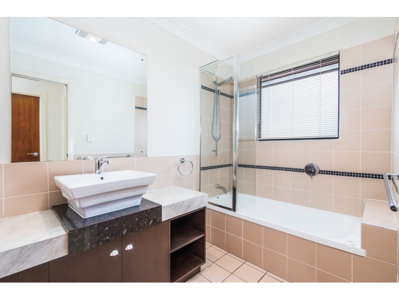 2/19 Western Avenue, Chermside QLD 4032