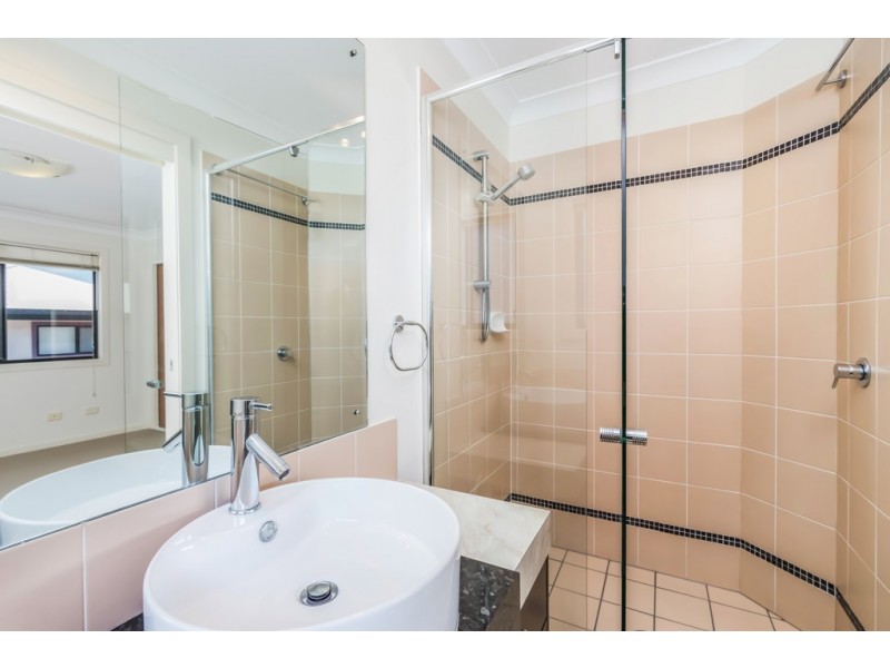 2/19 Western Avenue, Chermside QLD 4032