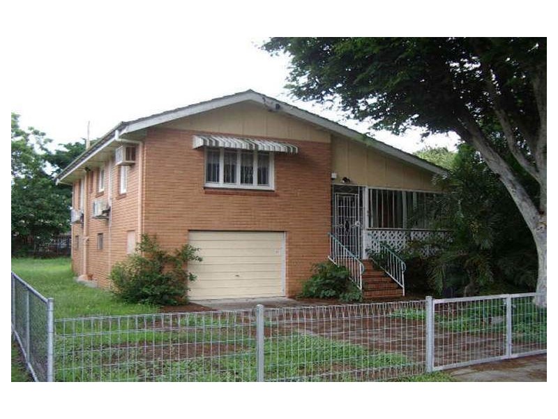 23 Hall Street, Chermside QLD 4032