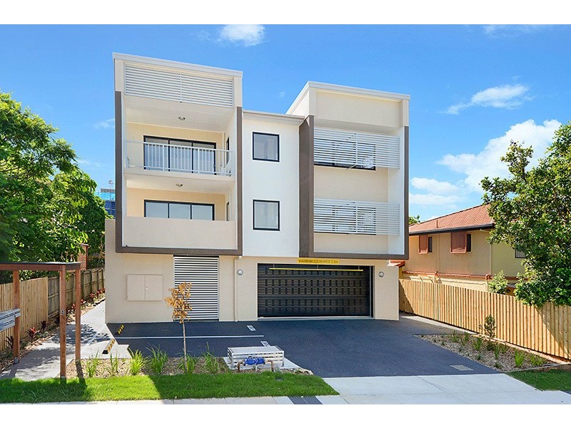 Unit 2 / 9 Greenbank Street, Chermside QLD 4032