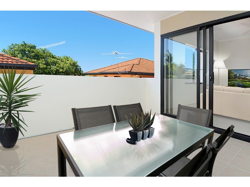 Unit 2 / 9 Greenbank Street, Chermside QLD 4032