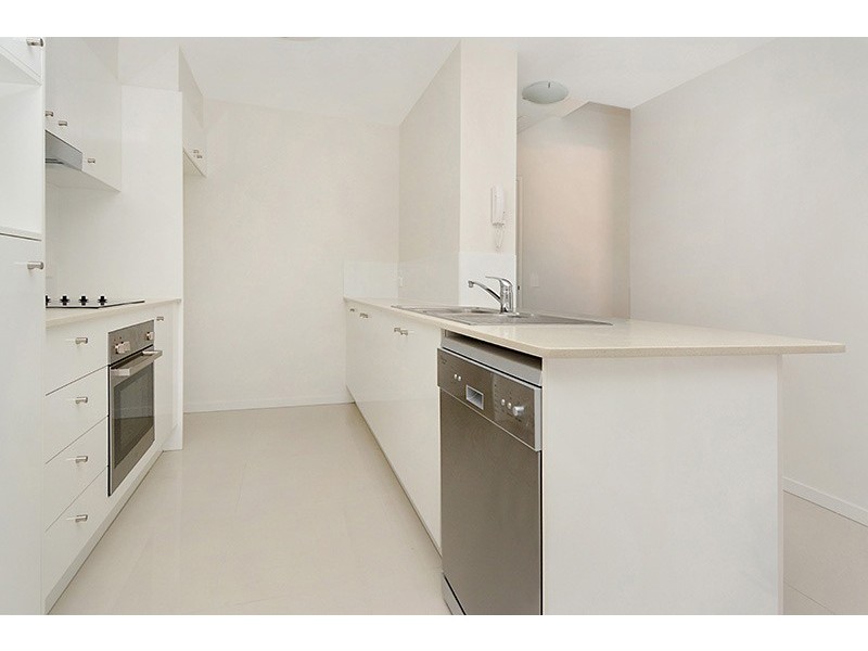 Unit 2 / 9 Greenbank Street, Chermside QLD 4032