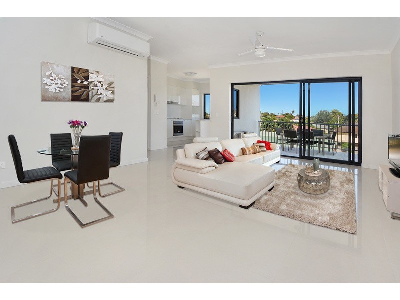 Unit 2 / 9 Greenbank Street, Chermside QLD 4032