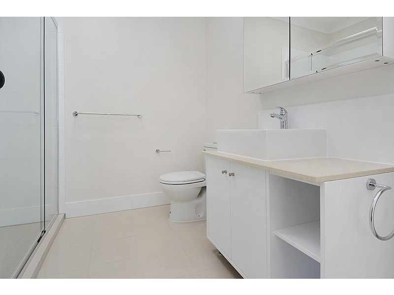 Unit 2 / 9 Greenbank Street, Chermside QLD 4032