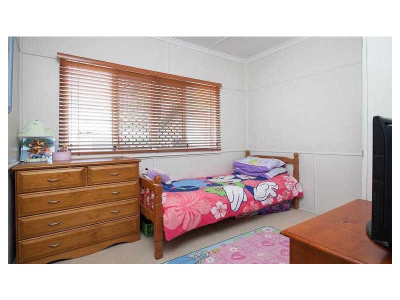 327 Hamilton Road, Chermside QLD 4032
